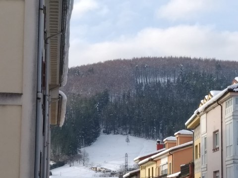 ❄️⚠️ Posible caída de nieve desde los tejados