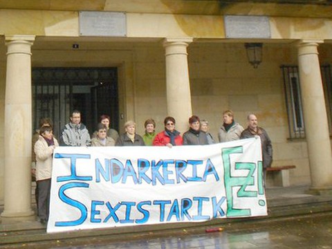 Concentración en contra de la violencia de género en la plaza