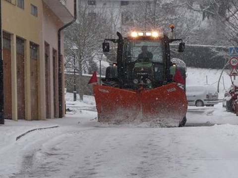 Está nevando pero las carreteras están abiertas