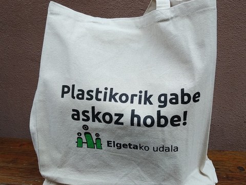 "Plastikorik gabe askoz hobe!" kanpaina jarri dugu martxan