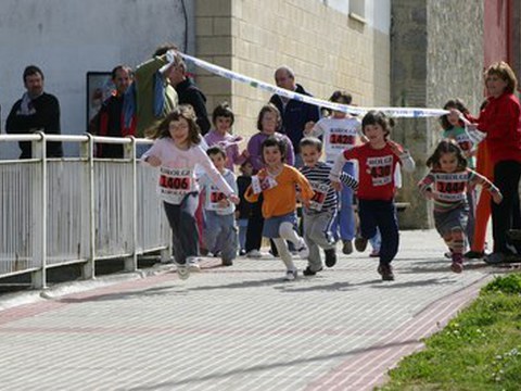 Zabalik eskola kirola programan izena emateko epea